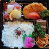 「明日の日替り弁当はお魚ハンバーグ」