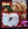 「明日の日替り弁当は白身魚のソテー」