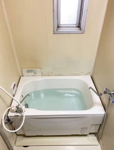 ハウステックのカベピタ「WF-806」へ入れ替え「バランス釜から広い浴槽へ 給湯器設備を交換リフォーム　【神戸市西区 リフォーム 便利屋】」