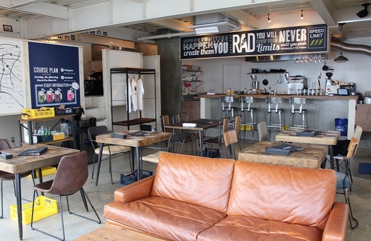 「CAFE THE RAD（カフェ ザ ラッド）」中央区鳥屋野潟　世界のビールや幅広いメニューが揃うカフェバー
