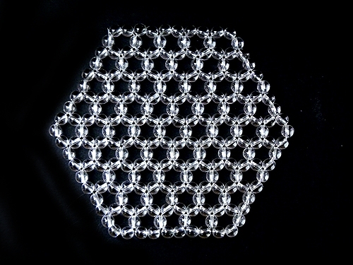天然石(水晶)を編み込んだヘキサゴン型の六芒星浄化用マット