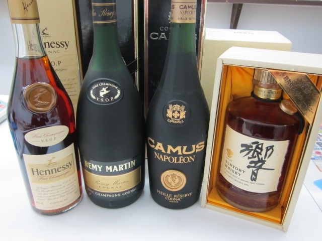 「お酒（ブランデー、ウイスキー）のお買取り！ 洋酒・古酒のお買取りなら“おたからやJR伊丹店”にお任せください！お店はJR伊丹駅、イオン伊丹（ダイヤモンドシティ）から歩いてスグ！」