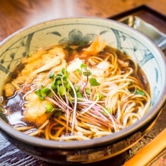 【ふのり蕎麦・串揚げ えびす】「温かい 大海老天そば」で、ちょっぴり贅沢なあったか蕎麦ランチ【新発田】