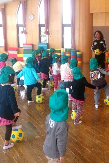 休日はサッカーの先生！
子供達とのふれあいも大切にしています「スペイン風バル 喜多方ＢＡＬ」