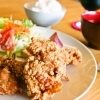 『トモソダチcafe COZY』で地域の笑顔に包まれながら食べる大きな大きな名物「唐揚げ」ランチ【朝霞台】