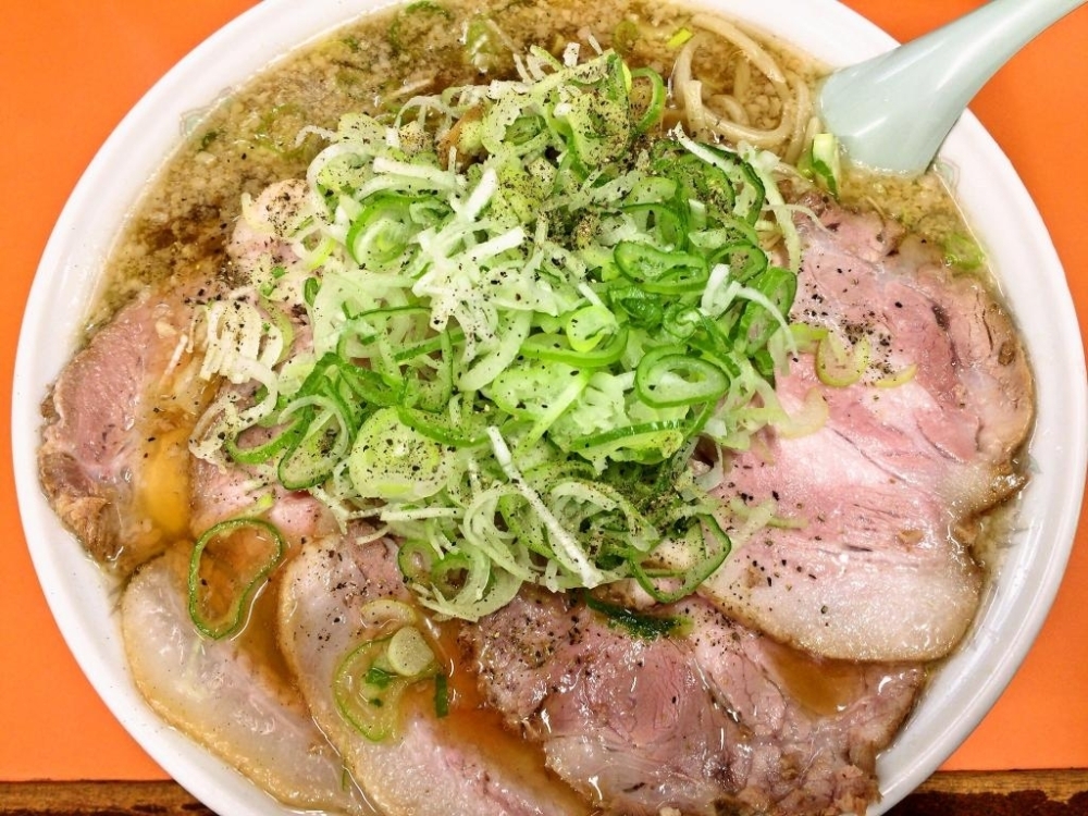 今日の晩ごはんは 長岡の人気ラーメン店で