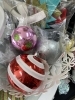 カラフルボールとフェルトオーナメント「クリスマスセール開催中」