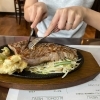恵庭市で40年！　地元民に愛されるレストラン『グリーン・スポット』で肉厚ステーキを【恵庭市島松仲町】
