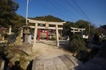 【正面鳥居】