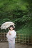 和傘と着物で絵になる 京都旅「伏見稲荷の提灯の下で楽しむ、浴衣＆着物コーデ撮影」