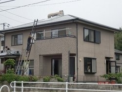 「梅雨前に、住宅塗り替えやっています。｜施工例」