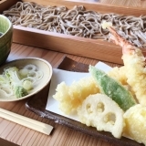 昼間の京橋に行列発見！　板蕎麦 香り家 京橋店