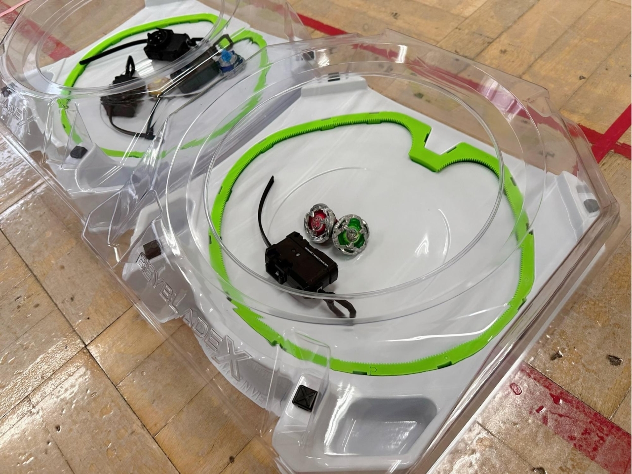 現代版ベーゴマ『BEYBLADE X（ベイブレードエックス）』（タカラトミー寄贈）が葛飾区内の全児童館（27か所）に設置！  【潜入！】『まいぷれ葛飾』編集部が行く！| まいぷれ[葛飾区]