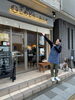 店と、スタッフの高山さん　明るい好青年でした「こめどりーみんぐ　西船橋駅北口　アンティークDEN」