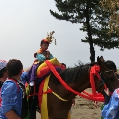 【麻生祇園馬出し祭】なぜ、馬と神輿が戦うのか。