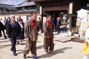 会陽奉賛会、そして祝主の皆さんです。