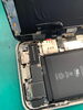 充電口付近に目視で確認できる程の水気が残っている「【福知山】iPhone 12が水遊びで水没！画面が緑色になったトラブルも即日復旧！」