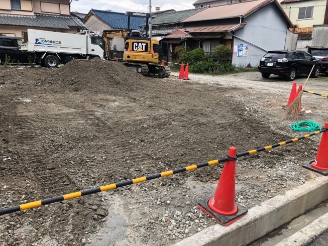 砕石搬入「駐車場造成工事」