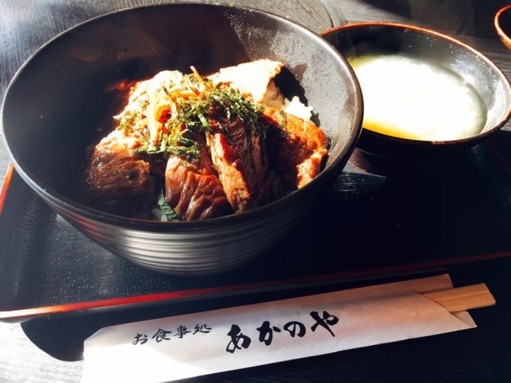 ステーキ丼　（味噌汁付き）