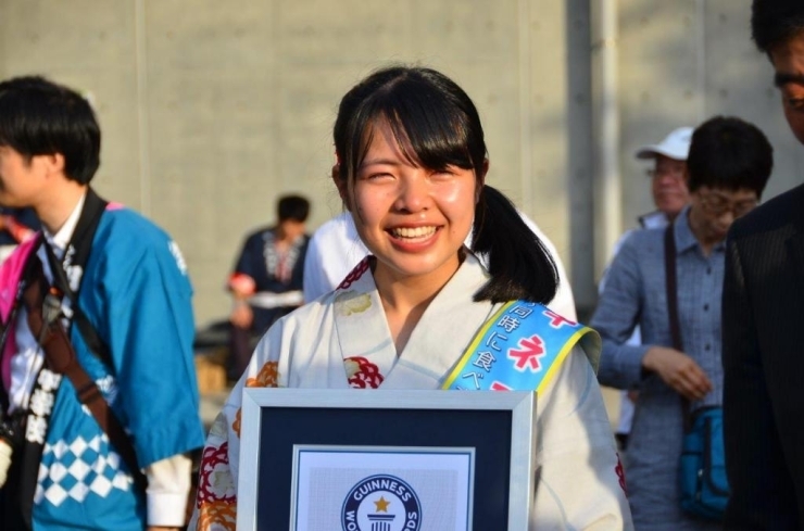 実行委員長（生徒会長）田之倉芽衣さんの目からは、思わず涙があふれます