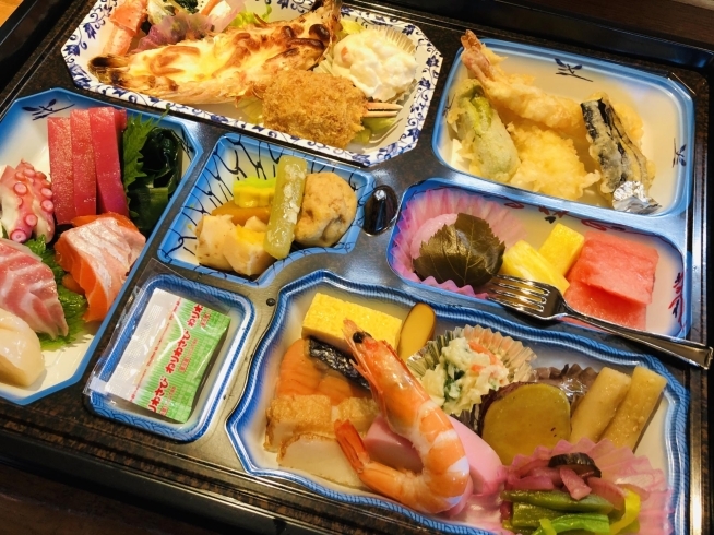 お祝いのお弁当・ご法事のお持ち帰り用もあります。「お食い初めのお祝いに喜ばれております。」