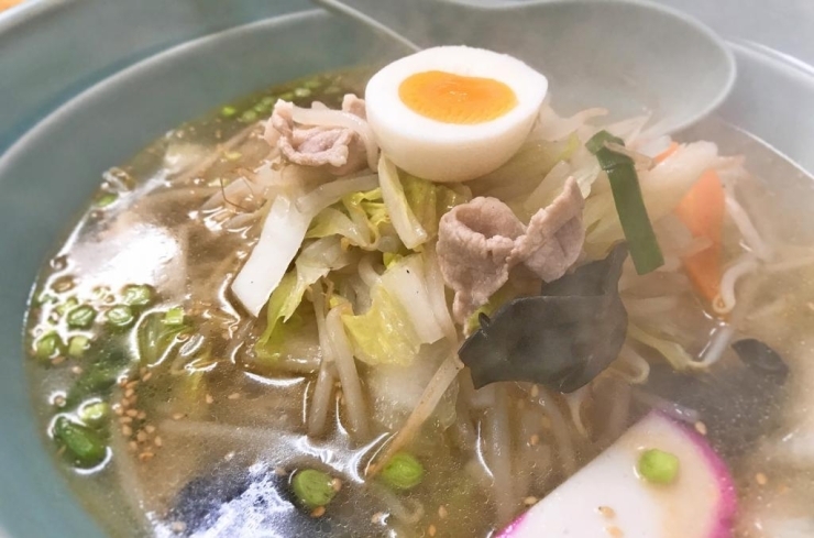 湯気で見えなーい！熱々「菜タンメン」♪