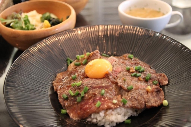 数量限定！プレミアムステーキ丼　1,290円