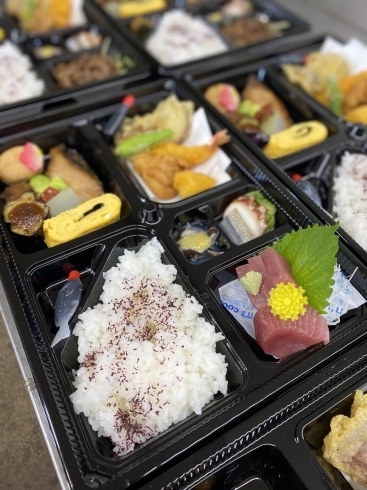 弁当イメージ¥1,500「【行楽弁当】東近江は紅葉の名所が沢山あります。魚千代の弁当を持って出かけませんか？」