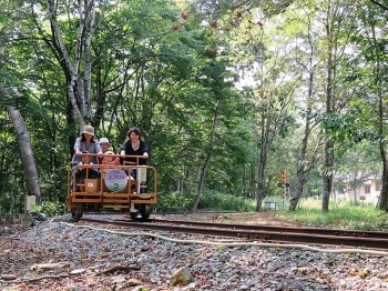 「狩勝高原エコトロッコ鉄道」