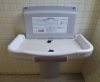 2階女子トイレ内のおむつ替え設備「西落合図書館」