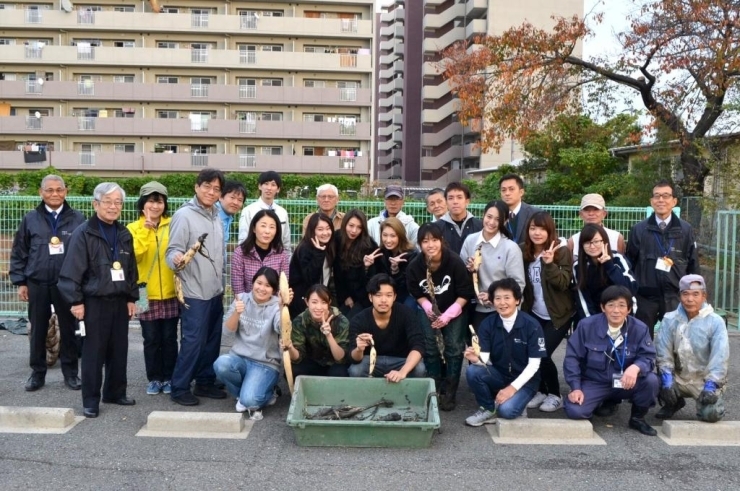 関わって頂いている皆さんで記念撮影・・これからも宜しくお願いします。