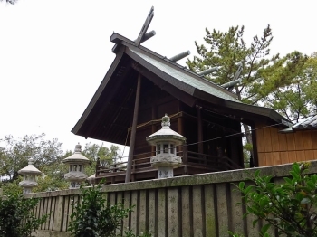 【本殿】<br>主祭神・豊受大神（とようけのおおかみ）を祀る