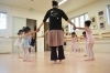 みんなでリズムに合わせて踊ります「エンゼルクラス(3歳～5歳)」