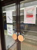 玄関にもポスターを貼っています！「新米（1kg560円）＆ハンドメイド販売中！」