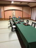密にならない様に、配膳してます。「新年会は、あがわで…。」