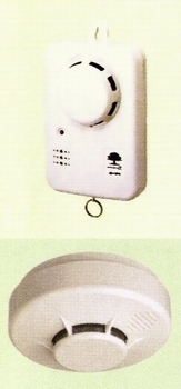 住宅用火災警報器
電池式と交流式の２タイプあります「交野市 消防本部」