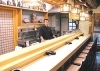 檜の一枚板カウンターで至福のひと時を。「大黒屋寿司店」