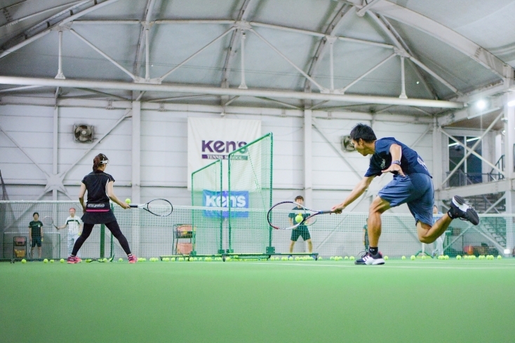 「Ken’s インドアテニススクール千葉」本千葉のインドアテニススクール　各面コートの広さに自信あり！