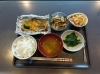 本日の丘の上の昼食。お魚のホイル焼き定食🐟🍚「さくら🌸桜🌸サクラ🌸合戦ლ(╹◡╹ლ)」
