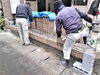 ①ー2鉄筋に沿ってブロックを積み上げていきます。「リフォーム青山でリフォーム。外壁、ブロック塀を今一度、確認みませんか？【浦安・行徳の地域密着型リフォーム青山】」