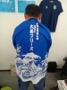 スギちゃん背中「【大勇フリーズ、オリジナル法被できました👏🌊】」
