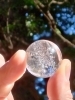 高品質な天然石、触れてみて「黒水晶丸玉の浄化スポットとフロアのご案内」