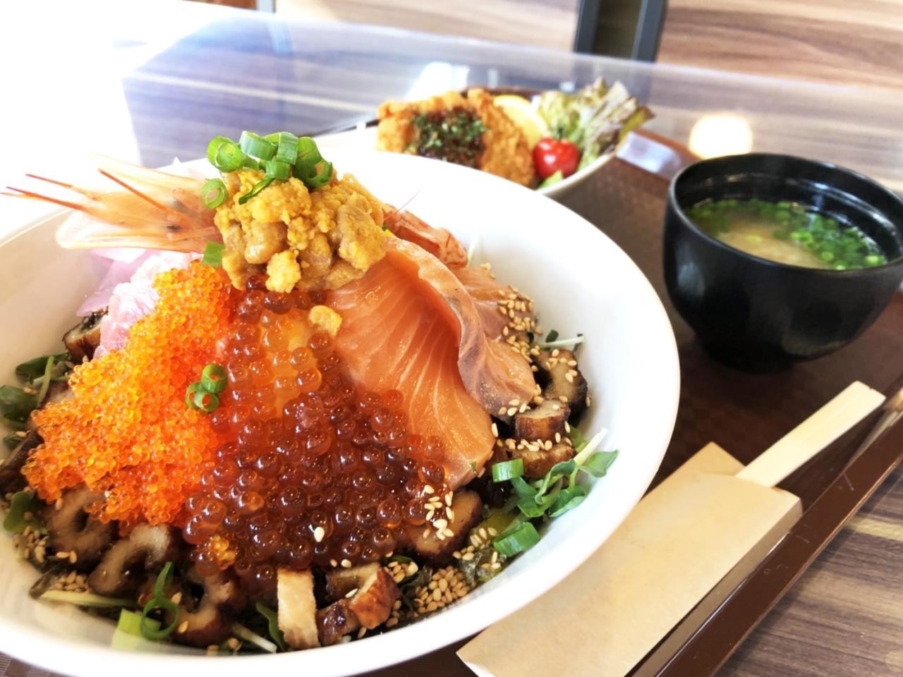 志木駅だけど朝霞市朝志ヶ丘の Kitchen Kian キッチン キアン で味も見た目もボリュームも大満足の よくばり海鮮丼セット ランチ 朝霞市 志木市 新座市 和光市のおすすめ人気ランチ特集 まいぷれ 朝霞 志木 新座 和光 志木駅だけど朝霞市朝志ヶ丘の Kitchen Kian キッチン キアン で味も見た目もボリュームも大満足の よくばり海鮮丼セット ランチ 朝霞市 志木市 新座市 和光市のおすすめ人気ランチ特集 まいぷれ 朝霞 志木 新座 和光