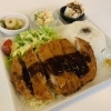 トンカツプレート(ランチのみ味噌汁・ドリンク付)