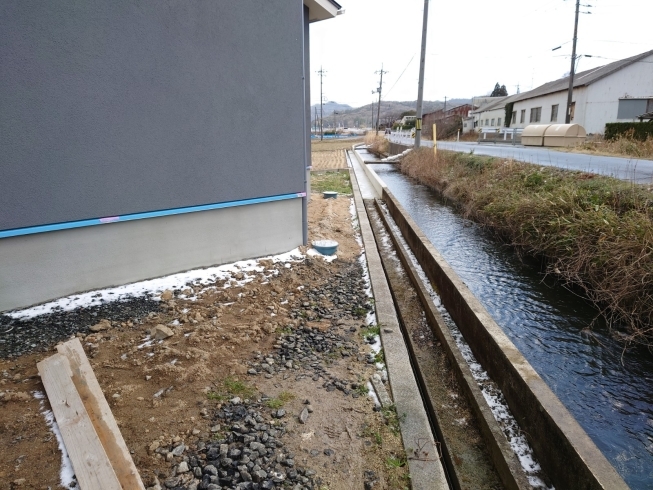 ここにブロック塀ができます「新築工事に伴う駐車場とブロック塀工事③　出雲市」