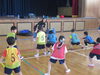 しっかりと準備運動をしてから…「ハンドボール教室」