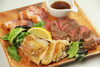 3種のステーキ盛り「プレミアムコース料理8品3Ｈカラオケプレミアム飲み放題付4200円⇒3200円　受付休止中」