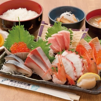 昼膳（ランチ）も人気です。
お刺身、お肉、お弁当、丼など「日本海庄や 佐世保駅前店」