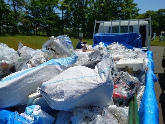 トラック荷台にたくさんのゴミを回収「【錦多峰川流域の清掃活動を行いました】」