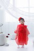 純白色の空間に映える晴れ姿「photo studio amaneの七五三フォトは、自然体の笑顔が主役です／和歌山市」